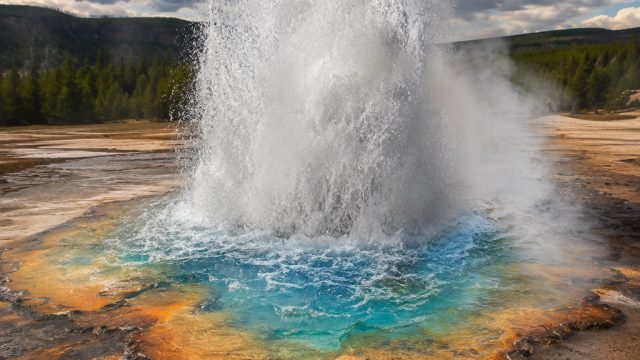Yellowstone National Park Experiences Latest Hydrothermal Eruption | ras qq, asia hoki 888